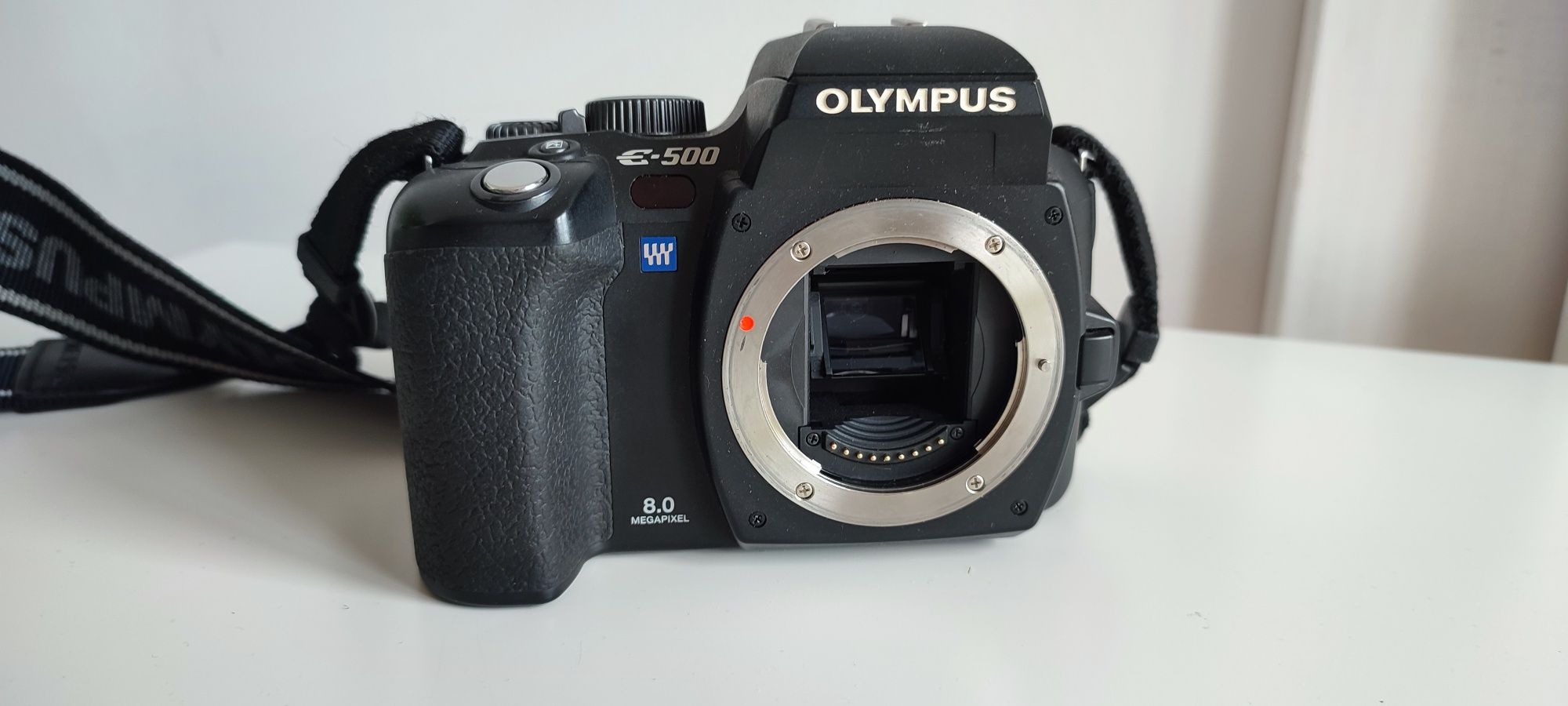 Olympus E-500 body