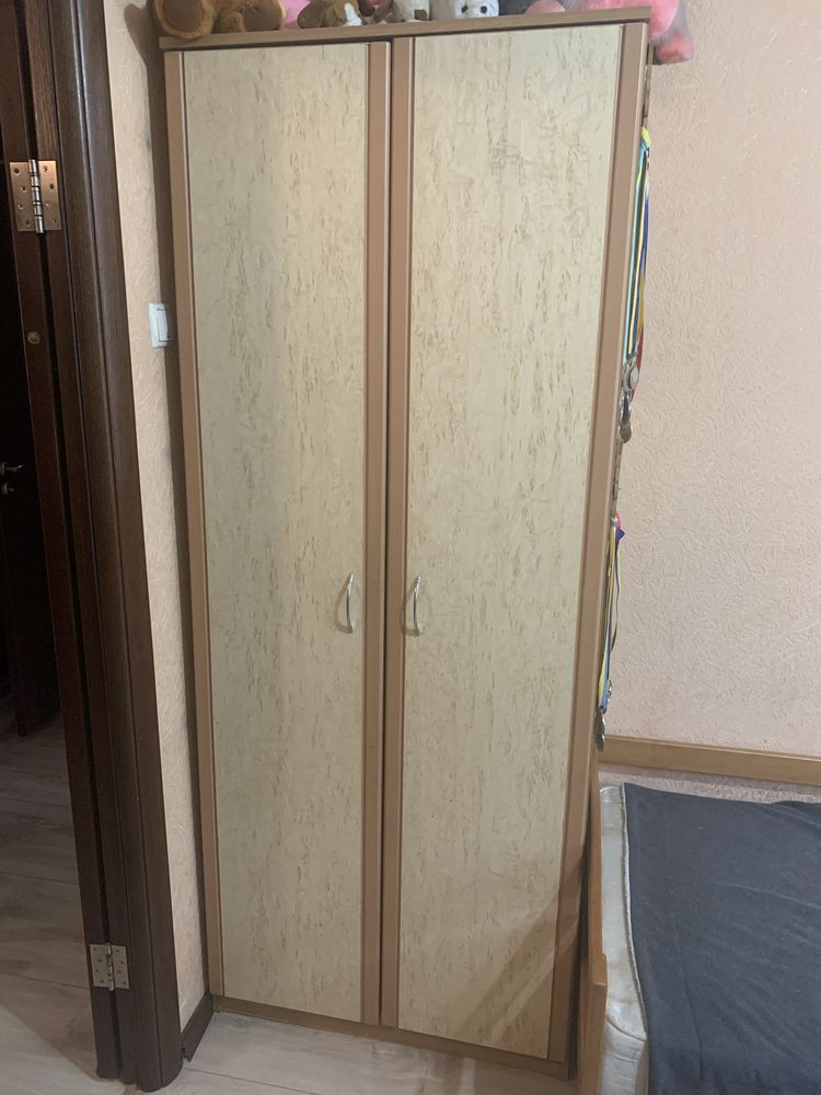 Шкаф в дитячу комплект 3шт