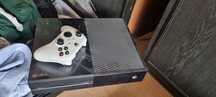 Xbox one 500 gb +  джойстик