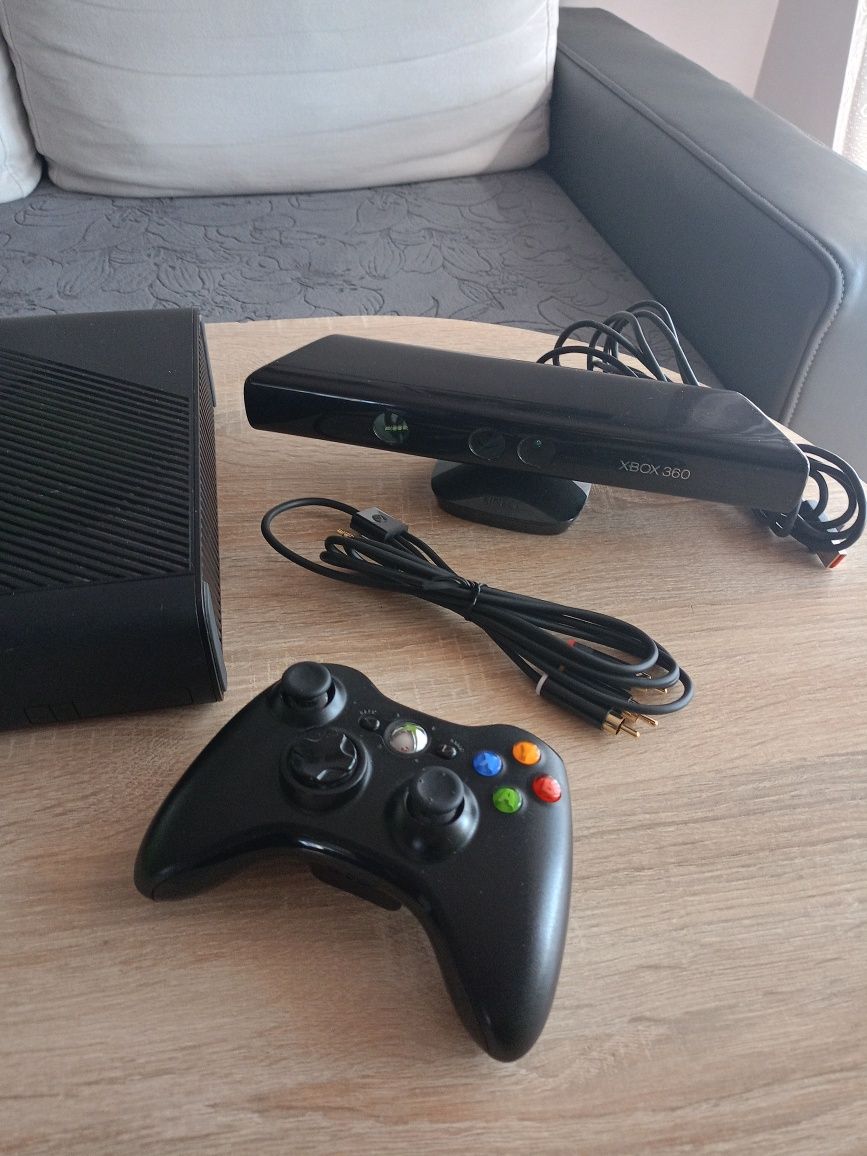 Xbox 360 konsola, Kinect, pad + gry