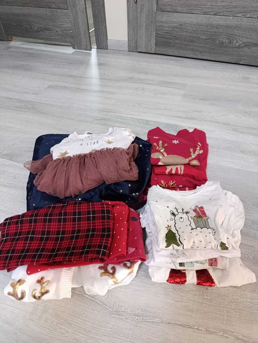 Paka ubranek świątecznych dla dziewczynki 104