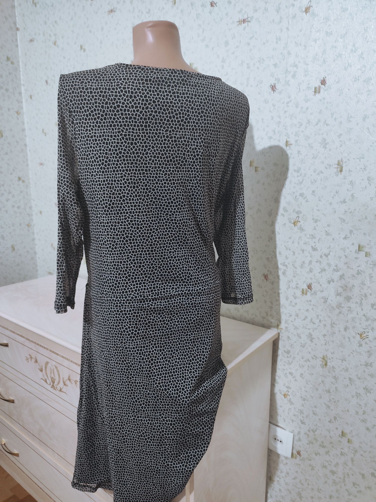 Продам летнее женское платье р XL/50 новая