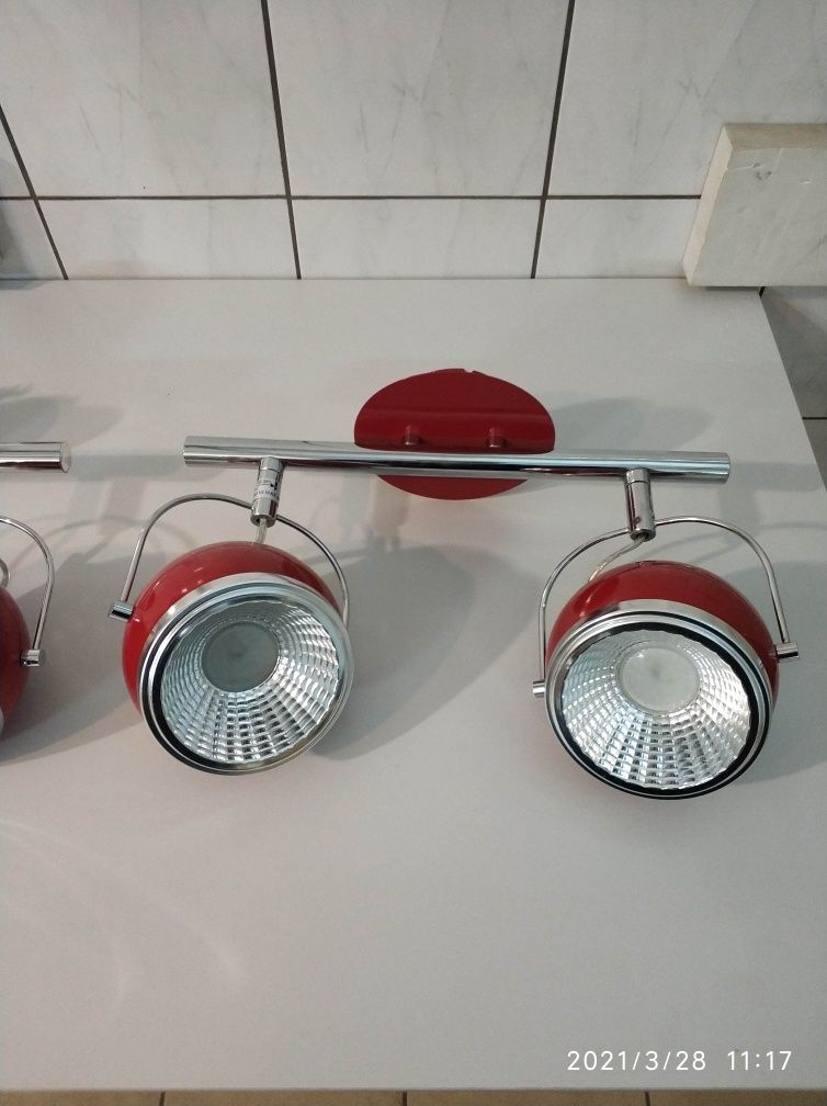 Sprzedam 4 lampy sufitowe LED kule obrotowe, 2 czerwone i 2 białe