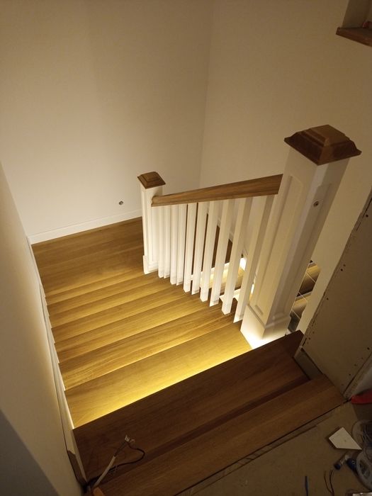 Schody, drzwi drewniane