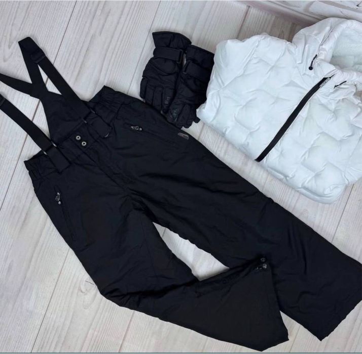 Лижний костюм + рукавиці, захист для сідниць, наколінники