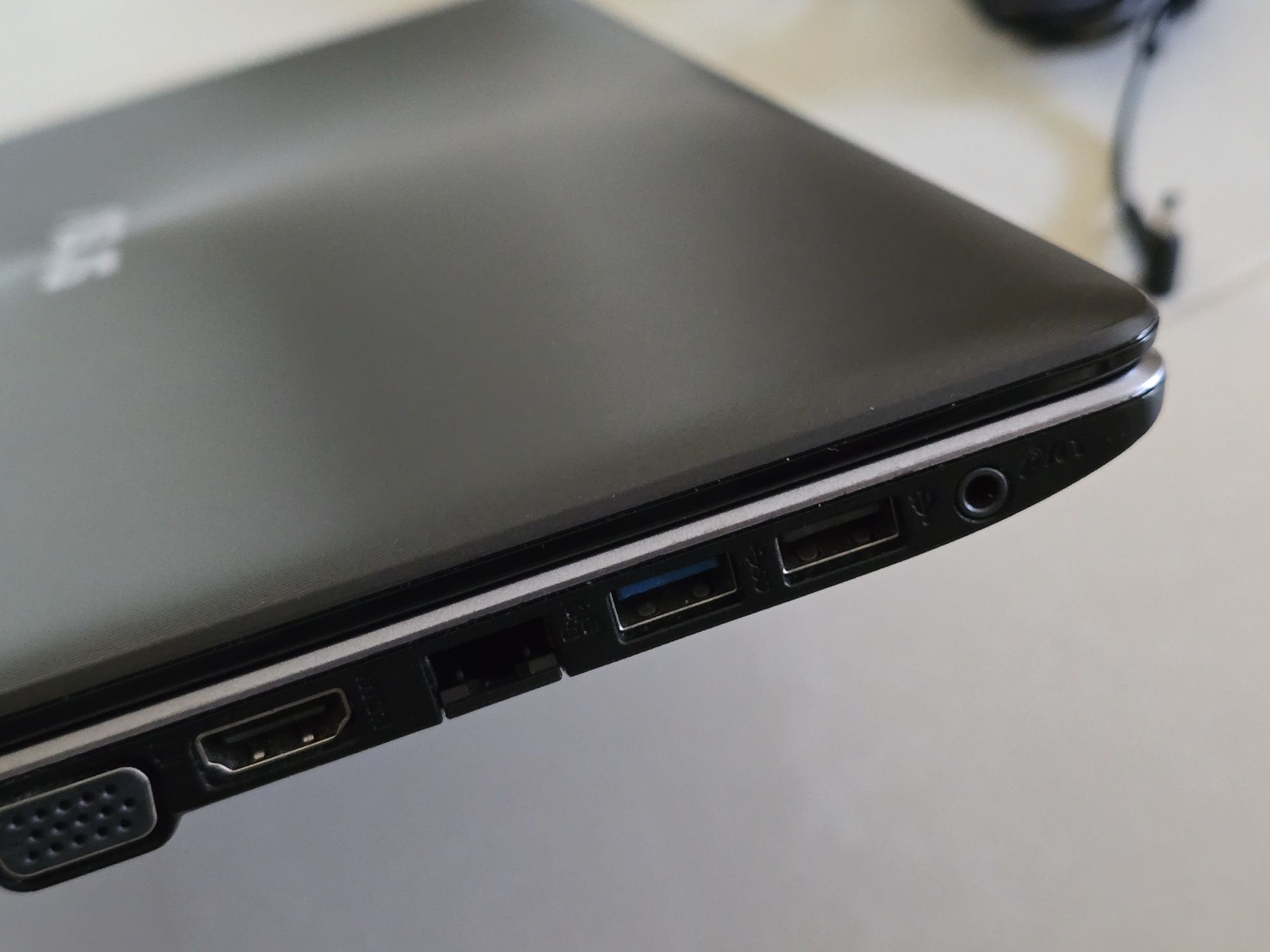 Portátel Asus Notebook i5 (Impecável)