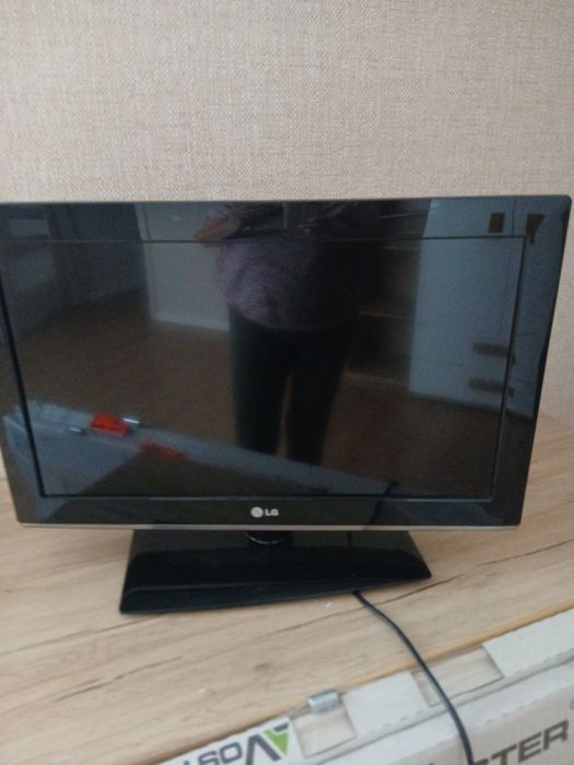 Sprzedam sprawny zadbany telewizor LG