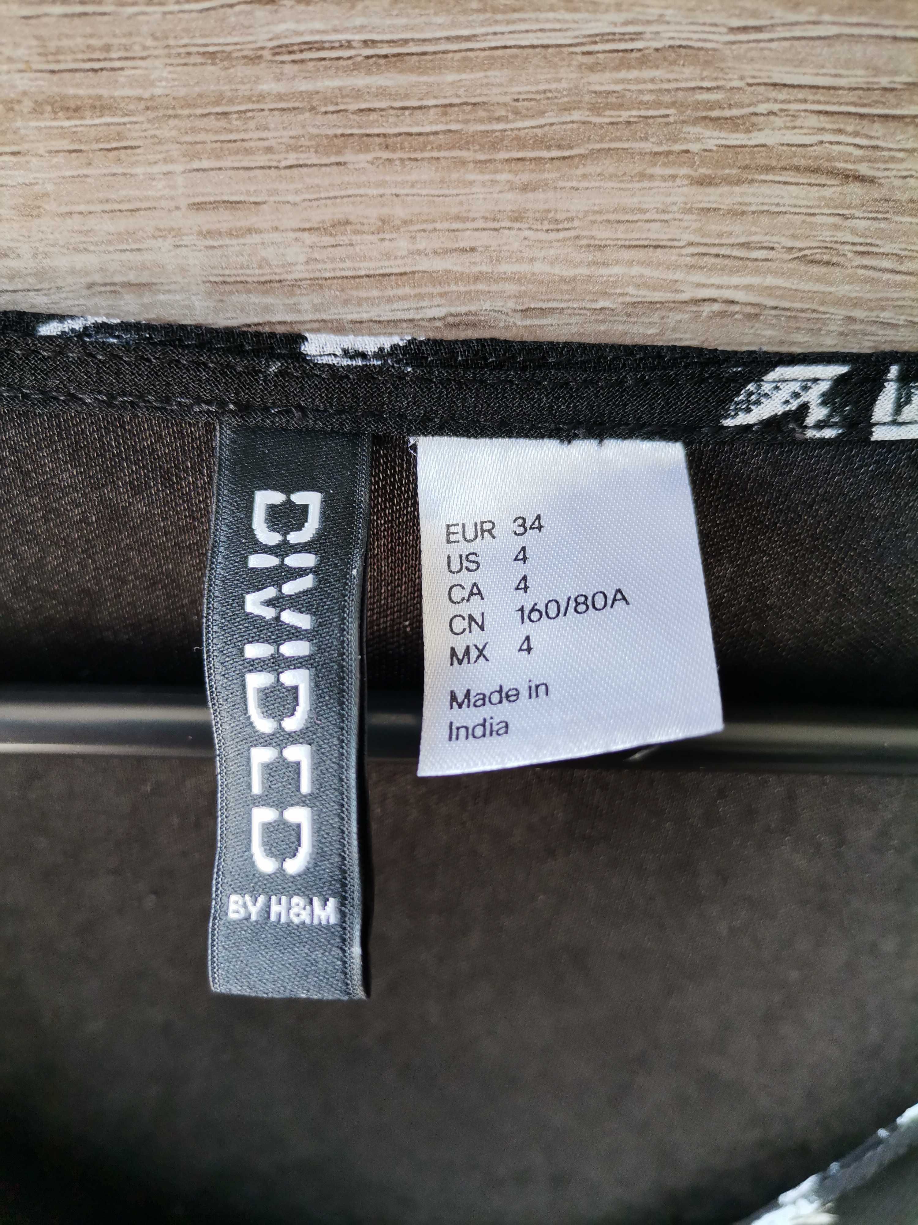 czarna letnia zwiewna sukienka w kwiatki stokrotki na guziki