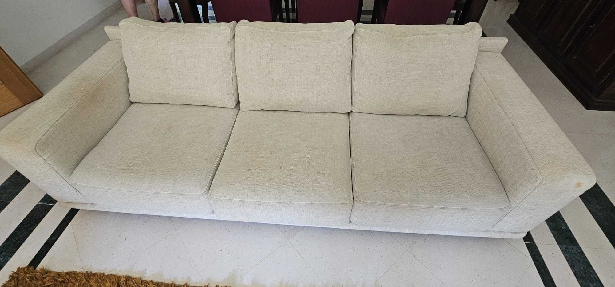 Sofá 3lugares em bom estado