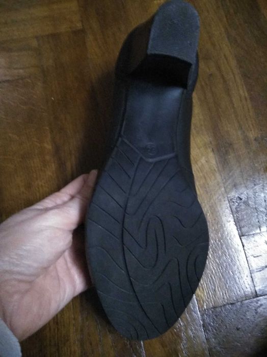 Шкіряні жіночі туфлі