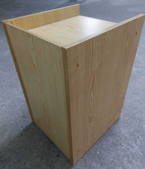 Pequena estante - mesinha