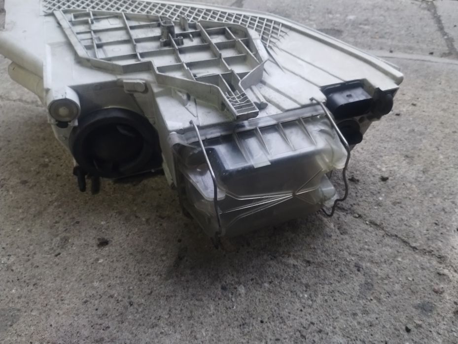Skoda Octavia 2 II lampa przód lewa