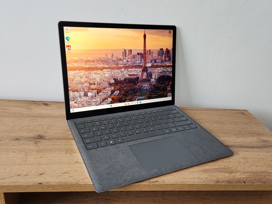 Microsoft Surface Laptop 3 i5-1035G7 16GB RAM 256GB SSD Сенсорний
