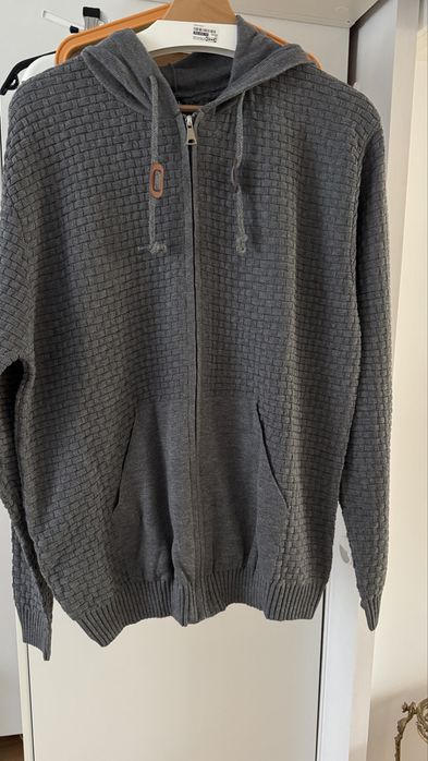 Sweter meski rozmiar XL  kaptur