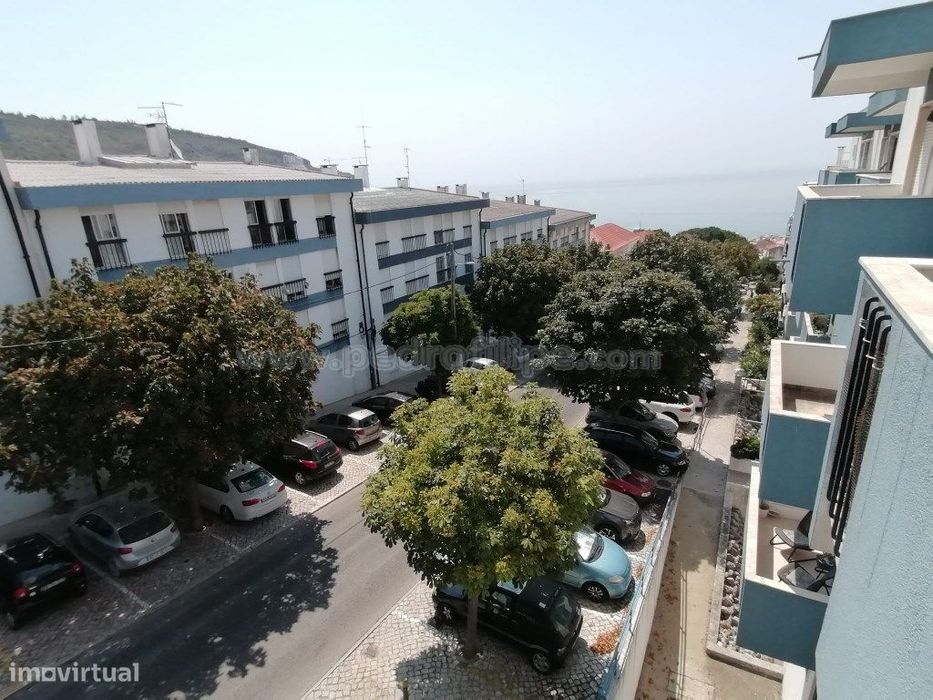 Apartamento T2 em Sesimbra com vista mar e para o castelo