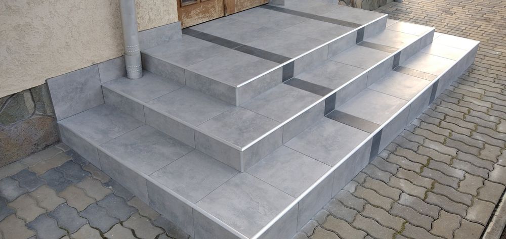 Укладка плитки. Майстер зі стажем