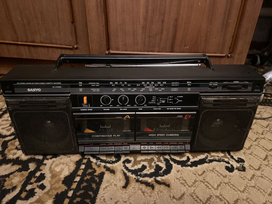 магнитофон SANYO MW166LO