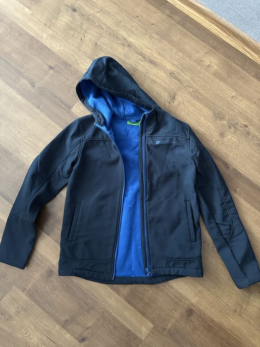 Курта софтшел на підлітка