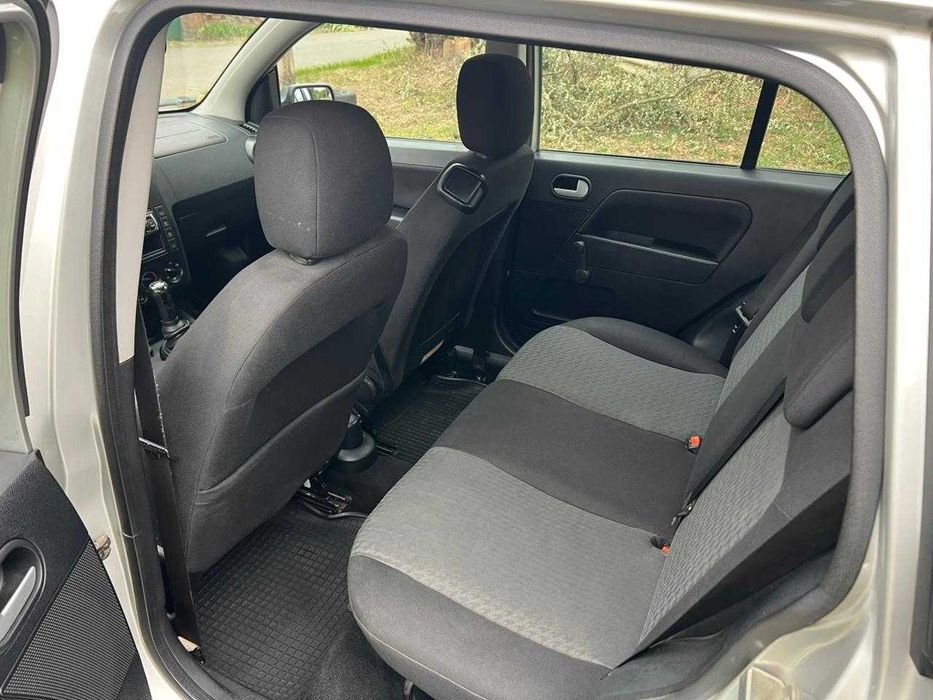Ford Fusion 2004