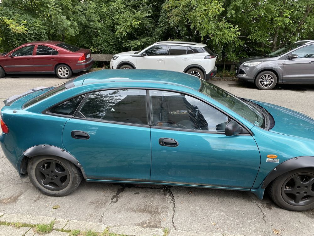 Srzedam Mazda 323f Ba