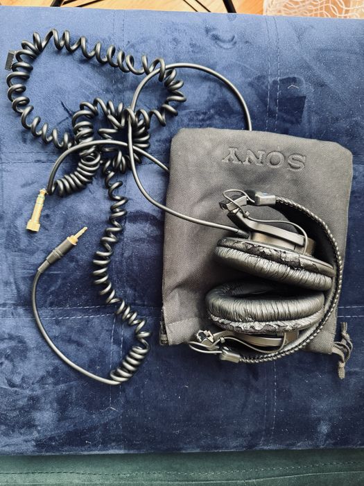 Sony MDR-7506 — професійні студійні навушники