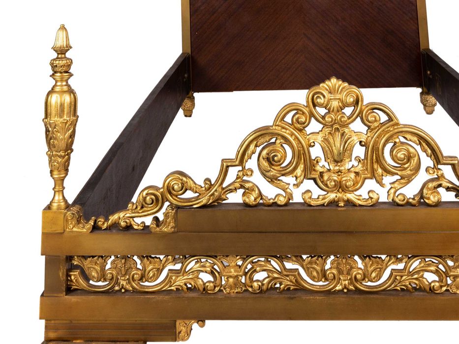 Cama Estilo Luís XV | Bronze Dourado | Estrutura Completa