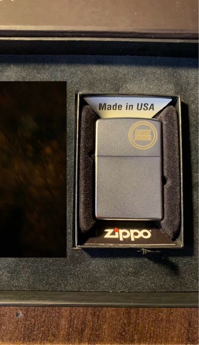 Подарунковий набір Lucky Strike із запальничкою Zippo