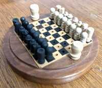 Jogo de Xadrez - redondo, em madeira