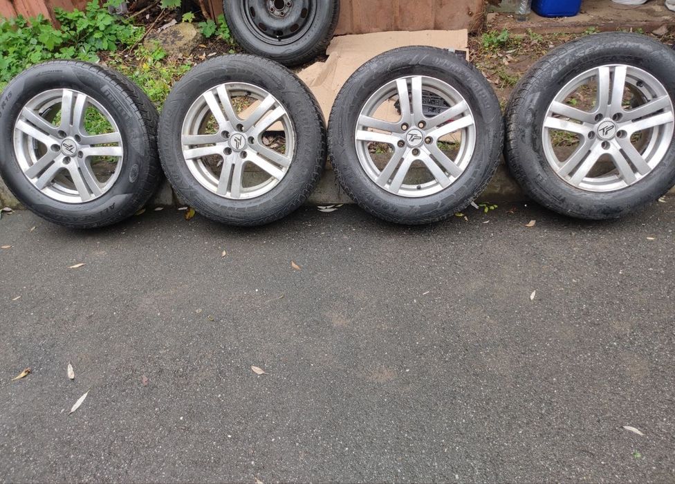 Продам тетани з резиную гарний стан небити неварені