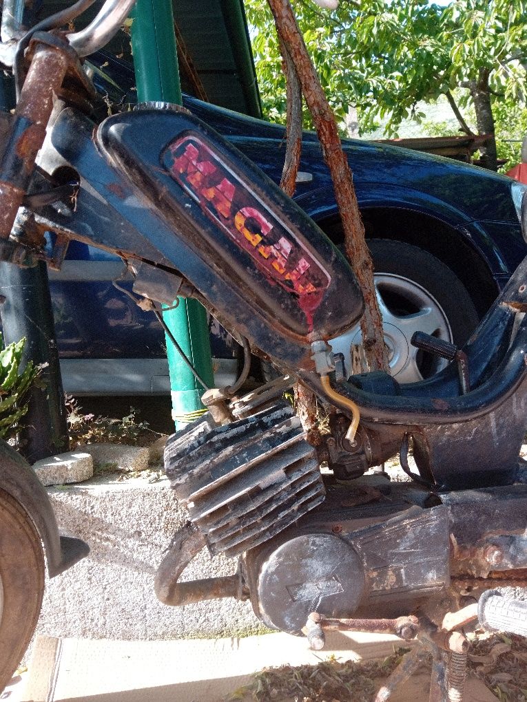Vendo macal 2.3 para peças