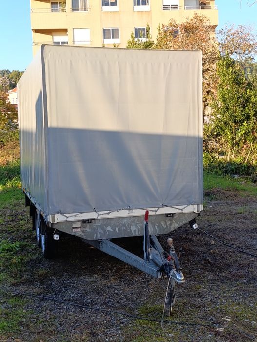 Atrelado reboque Humbaur 2700kg Carga Geral
