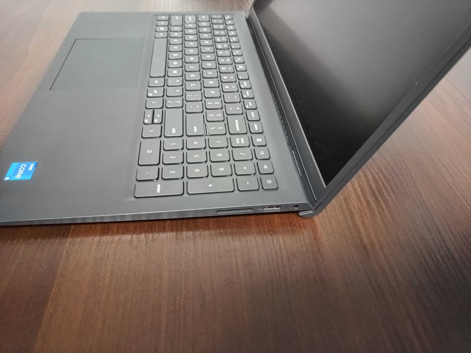 DELL Inspiron 15 3511 Intel i5 2.40GHz 8GB SSD M.2 512GB Win 11 Home