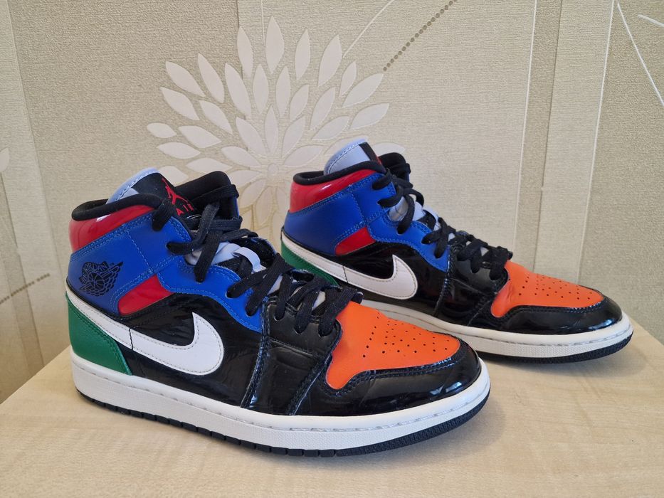 Кросівки жіночі Jordan 1 Mid оригінал 40