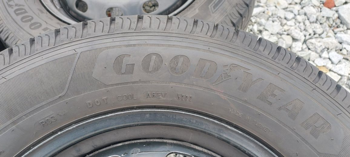 Koła RENUALT TRAFIC 215/65 R16C 2023r