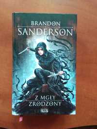 "Z mgły zrodzony" Brandon Sanderson