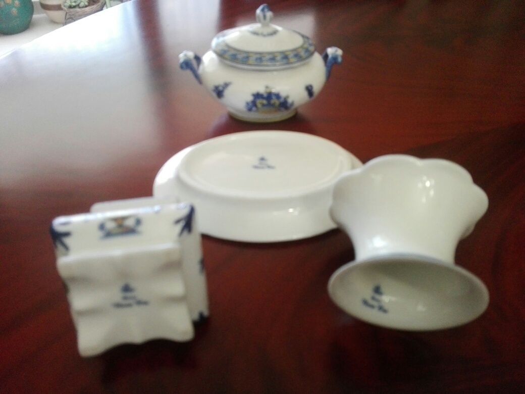 Conjunto de 3 Peças de porcelana