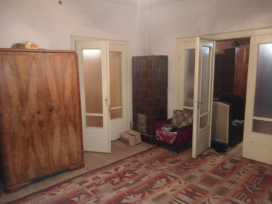 Будинок з горіховим садом в с. Мочола 3 км від м. Берегове