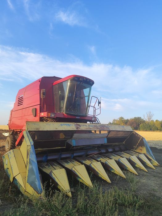 Комбайн Case 527