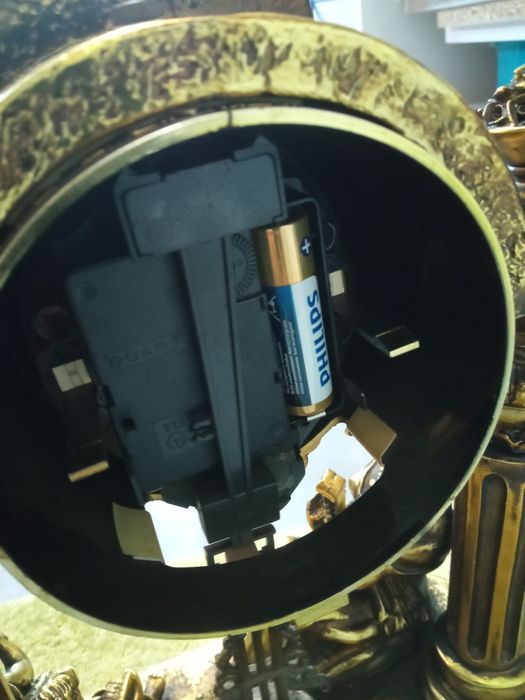 Zegar kwarcowy z konglomeratu