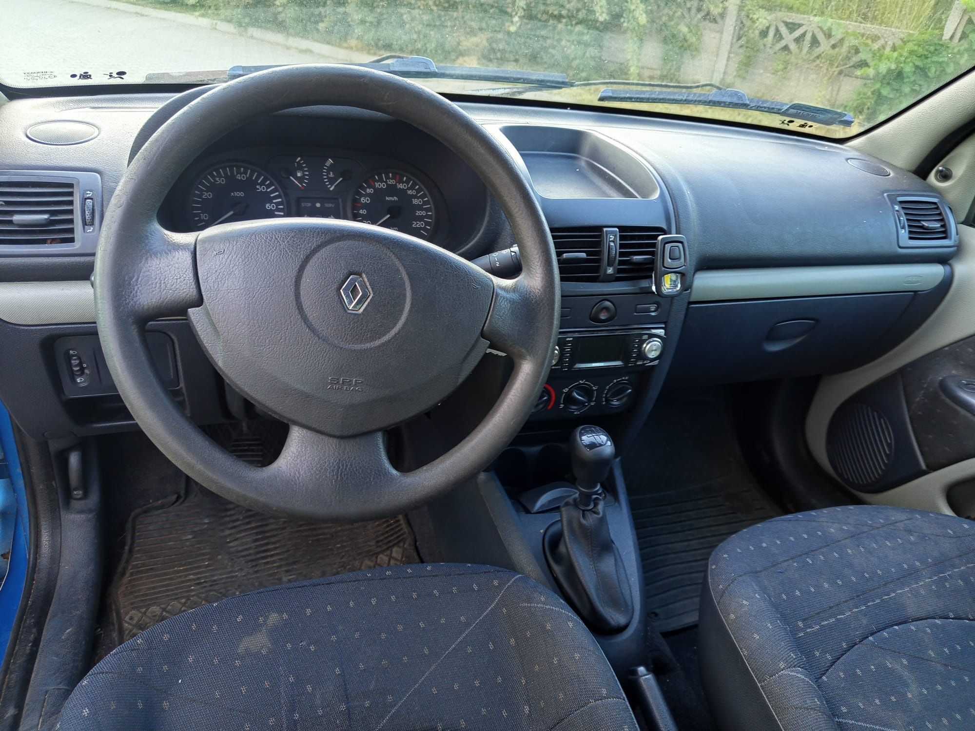 Renault Clio 2001 długie opłaty