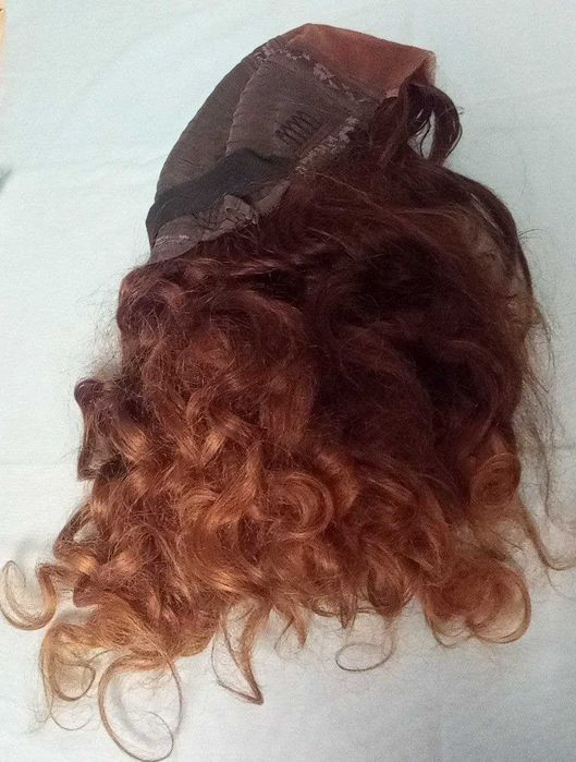 Продам натуральный парик (полная длина - 60 см)