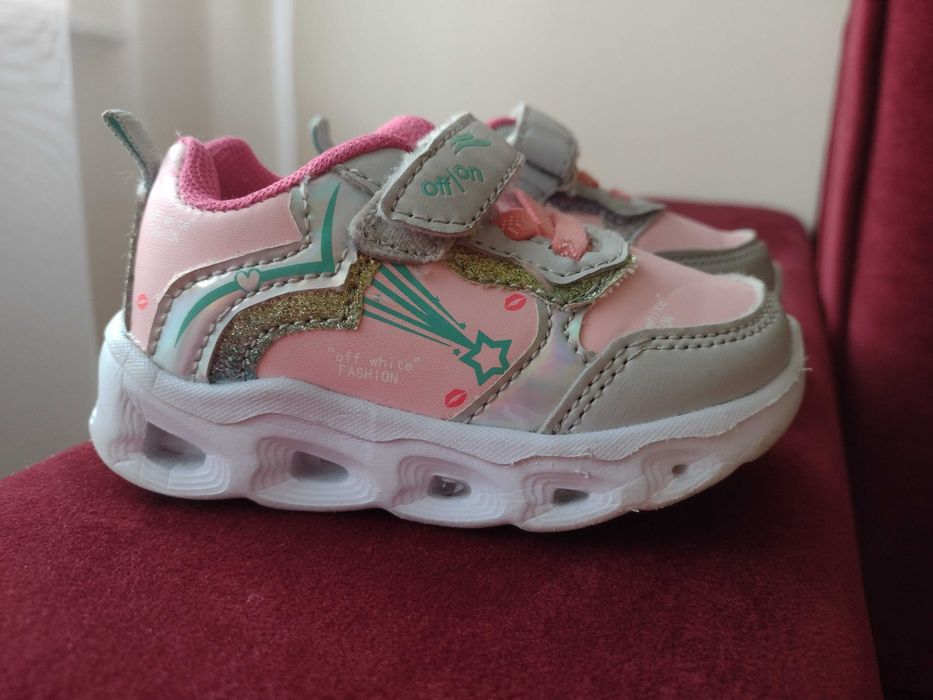 Buty dziewczęce r. 20