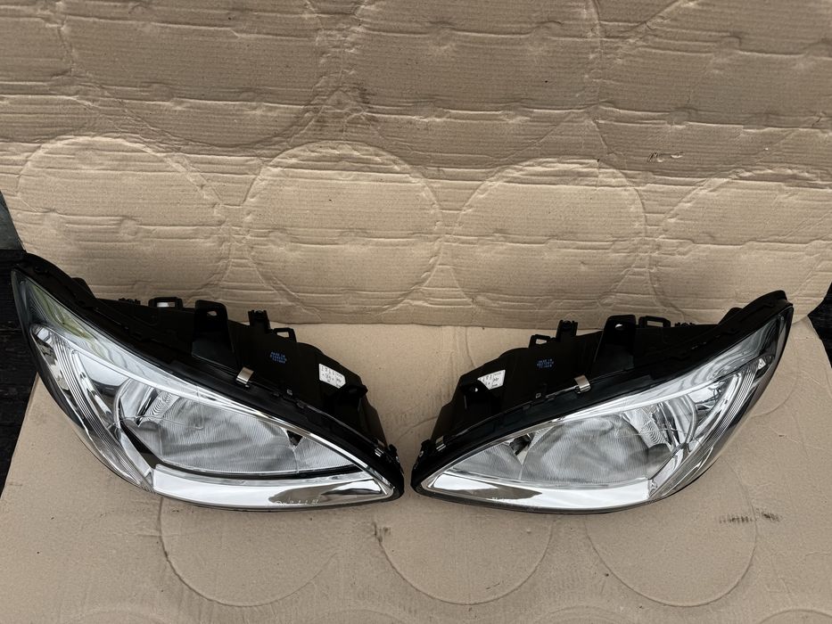 Фара нова на Mercedes-Benz VITO/Viano W639.