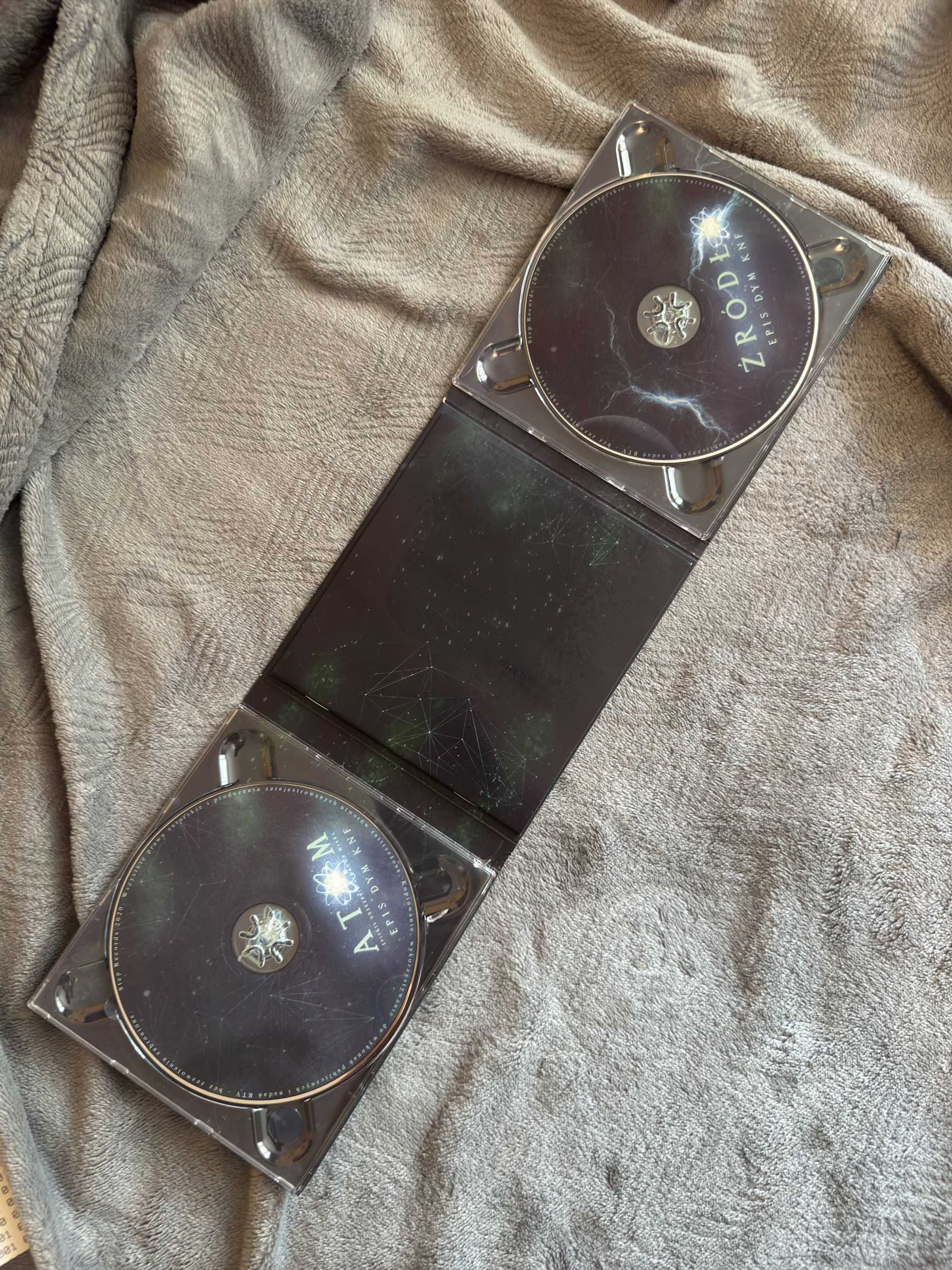 Epis Dym KNF - Atom, Źródło, płyta CD, autograf