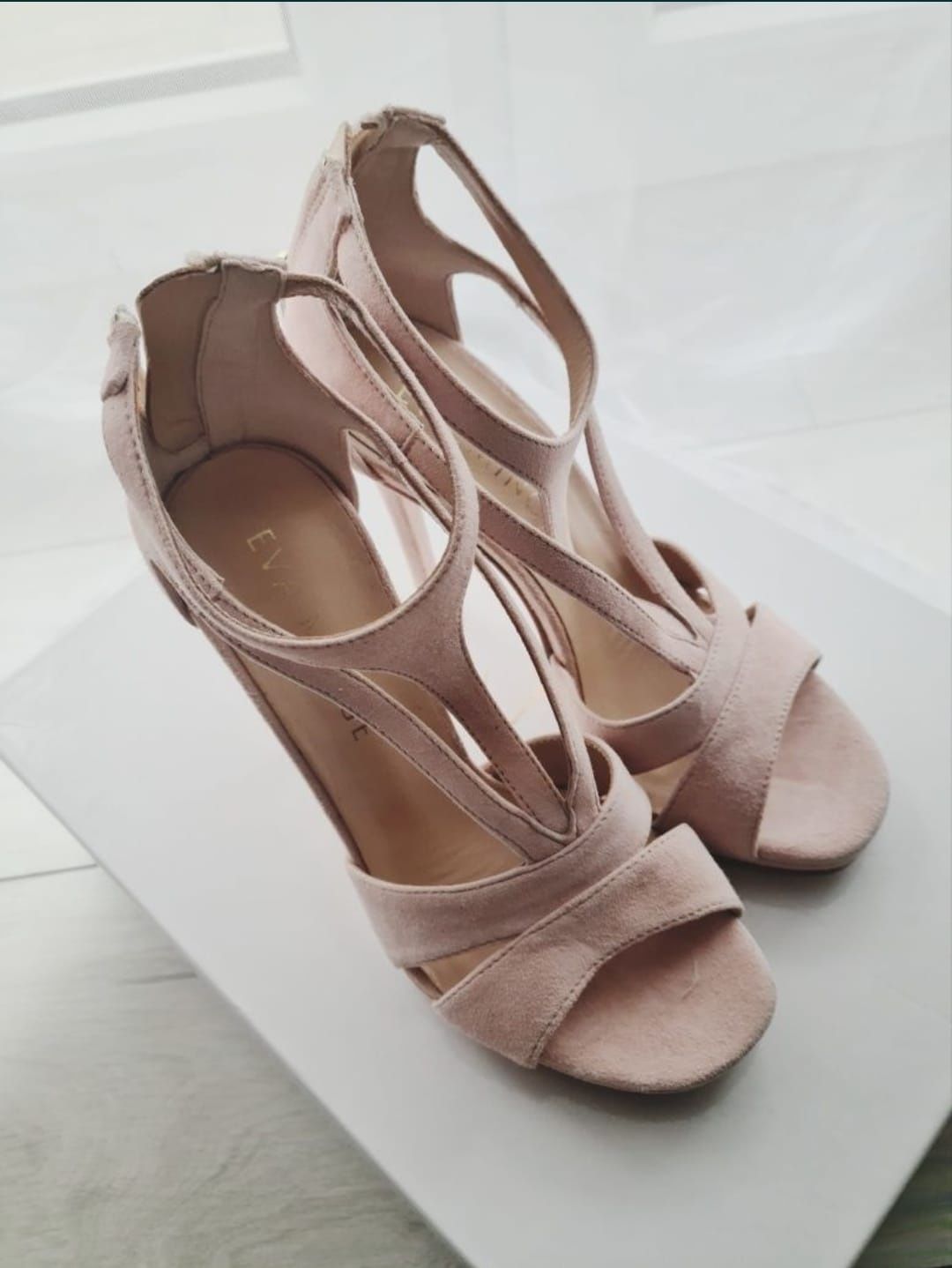 Buty znanej projektantki Eva Minge nowe okazja