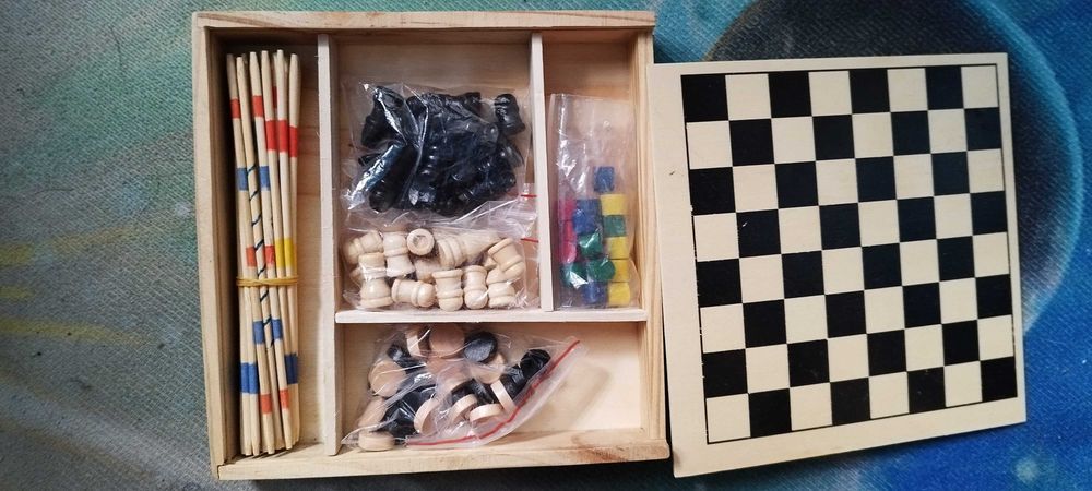 Zestaw turystyczny gier drewniany szachy bierki warcaby