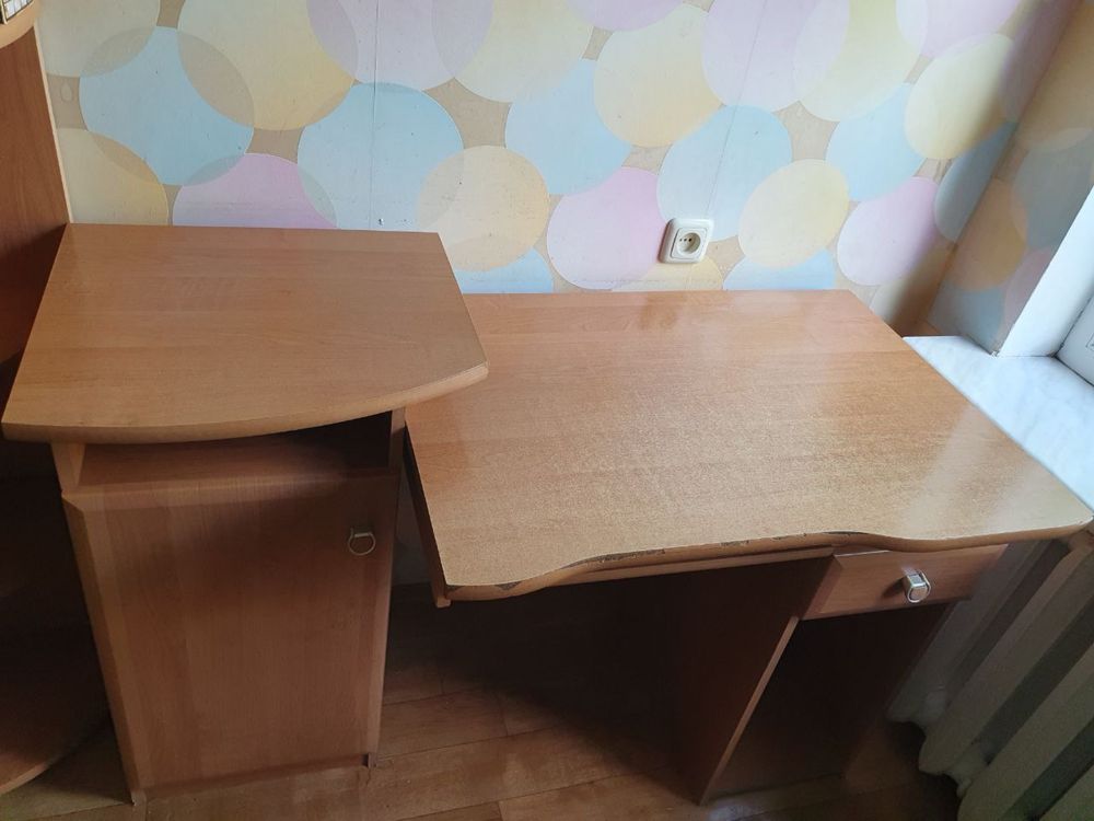 Продаю письмовий стіл