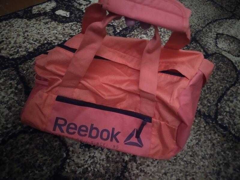 Спортивная сумка reebok , оригинал