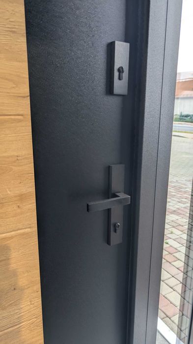 Drzwi zewnętrzne Wikęd Premium Termo z naświetlem od ręki