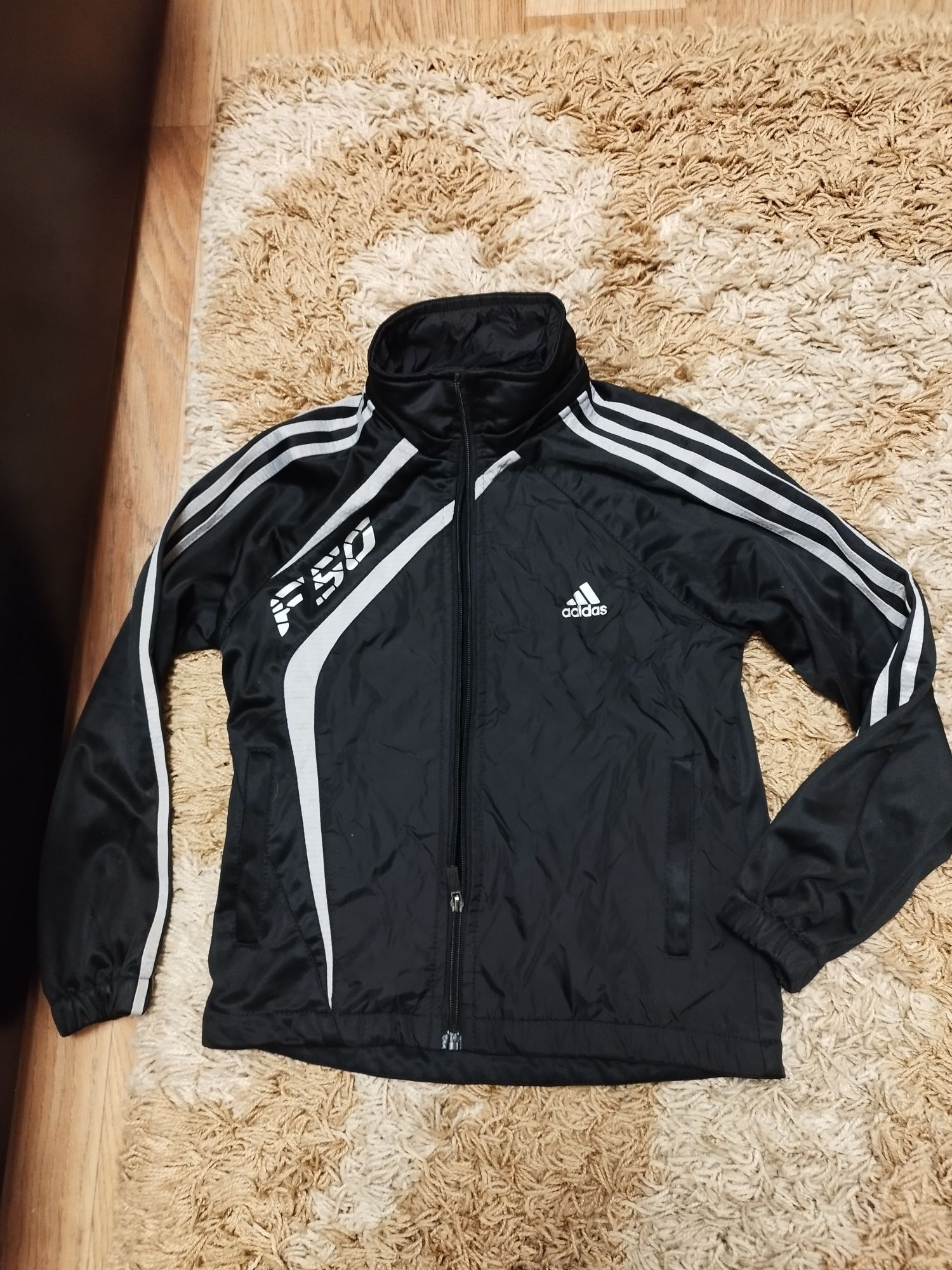 Продам ветровку,мастерку adidas оригинал